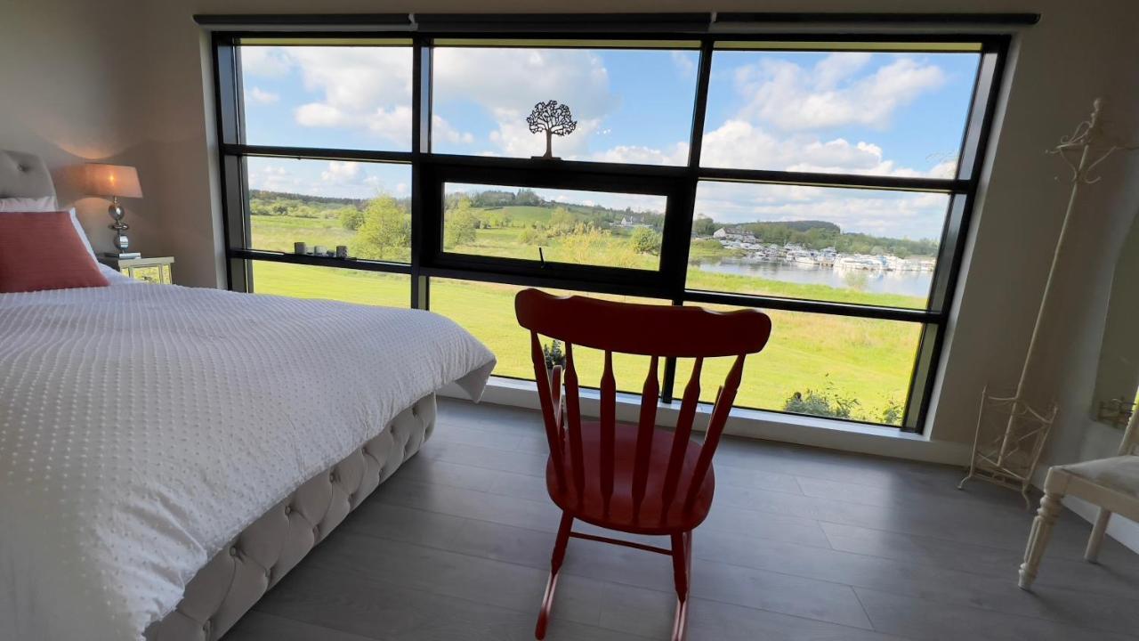 Appartamento Riverside Raheelan Esterno foto